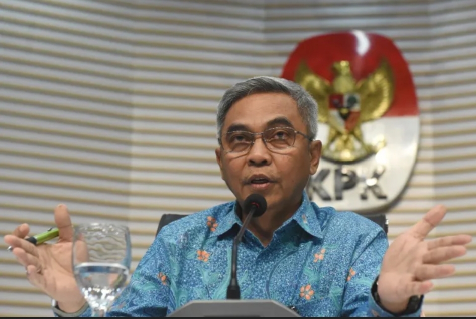 "SIAPAPUN !!JANGAN COBA RINTANGI PROSES HUKUM TERSANGKA HASTO" 2 2 6
